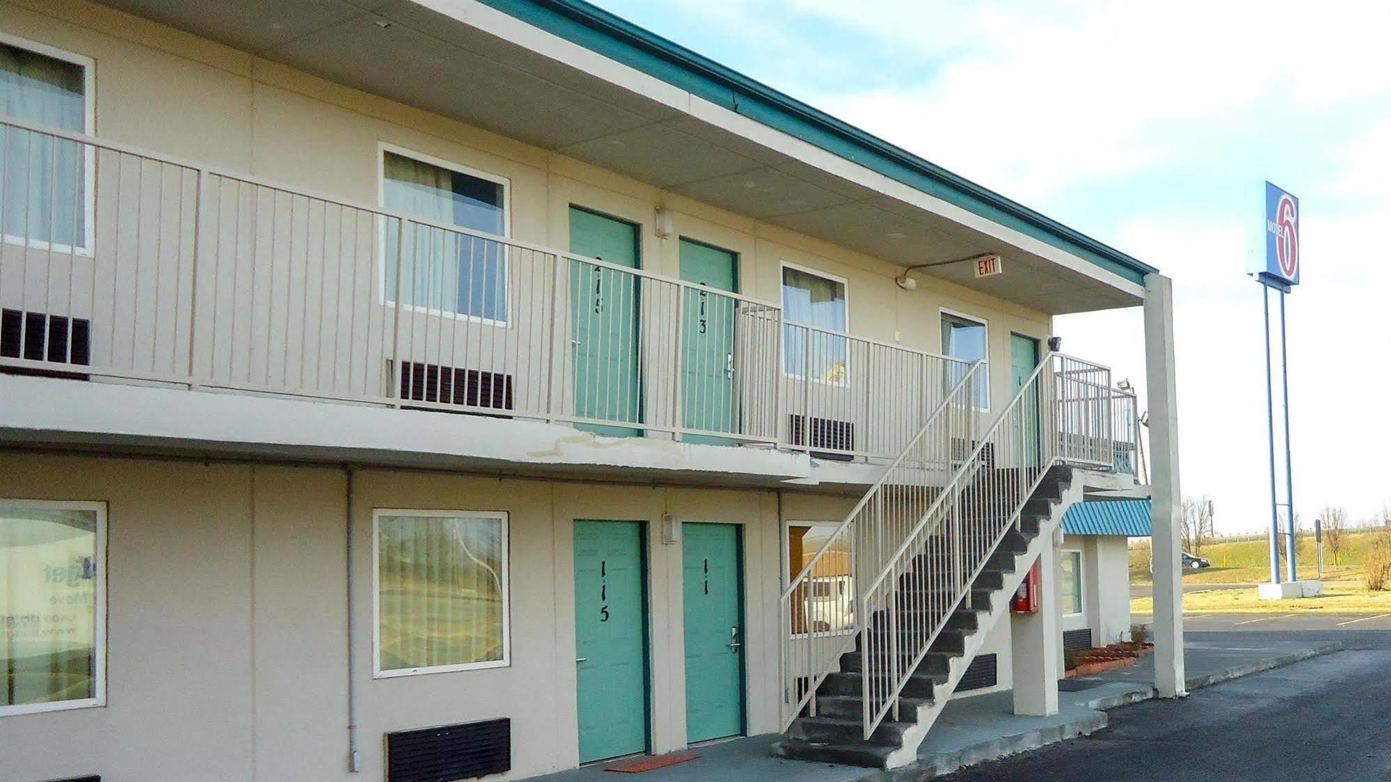 Country Yard Inn And Suites Sikeston Exterior foto